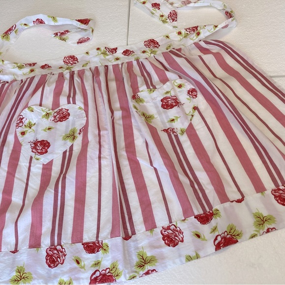 Other - Adorable Apron vintage vibe
